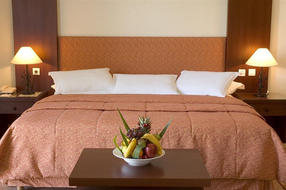 فندق Golden Tulip Farah خريبڭة المظهر الخارجي الصورة