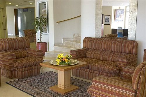 فندق Golden Tulip Farah خريبڭة المظهر الخارجي الصورة