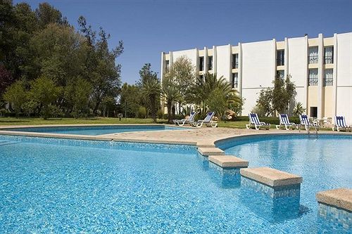 فندق Golden Tulip Farah خريبڭة المظهر الخارجي الصورة