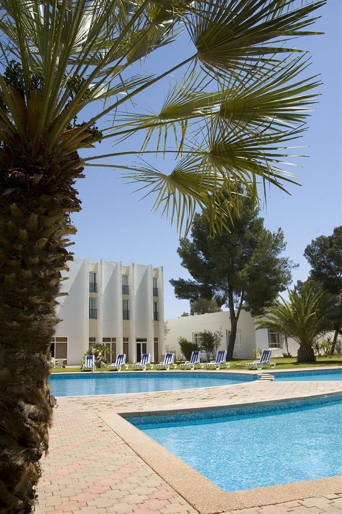 فندق Golden Tulip Farah خريبڭة المظهر الخارجي الصورة